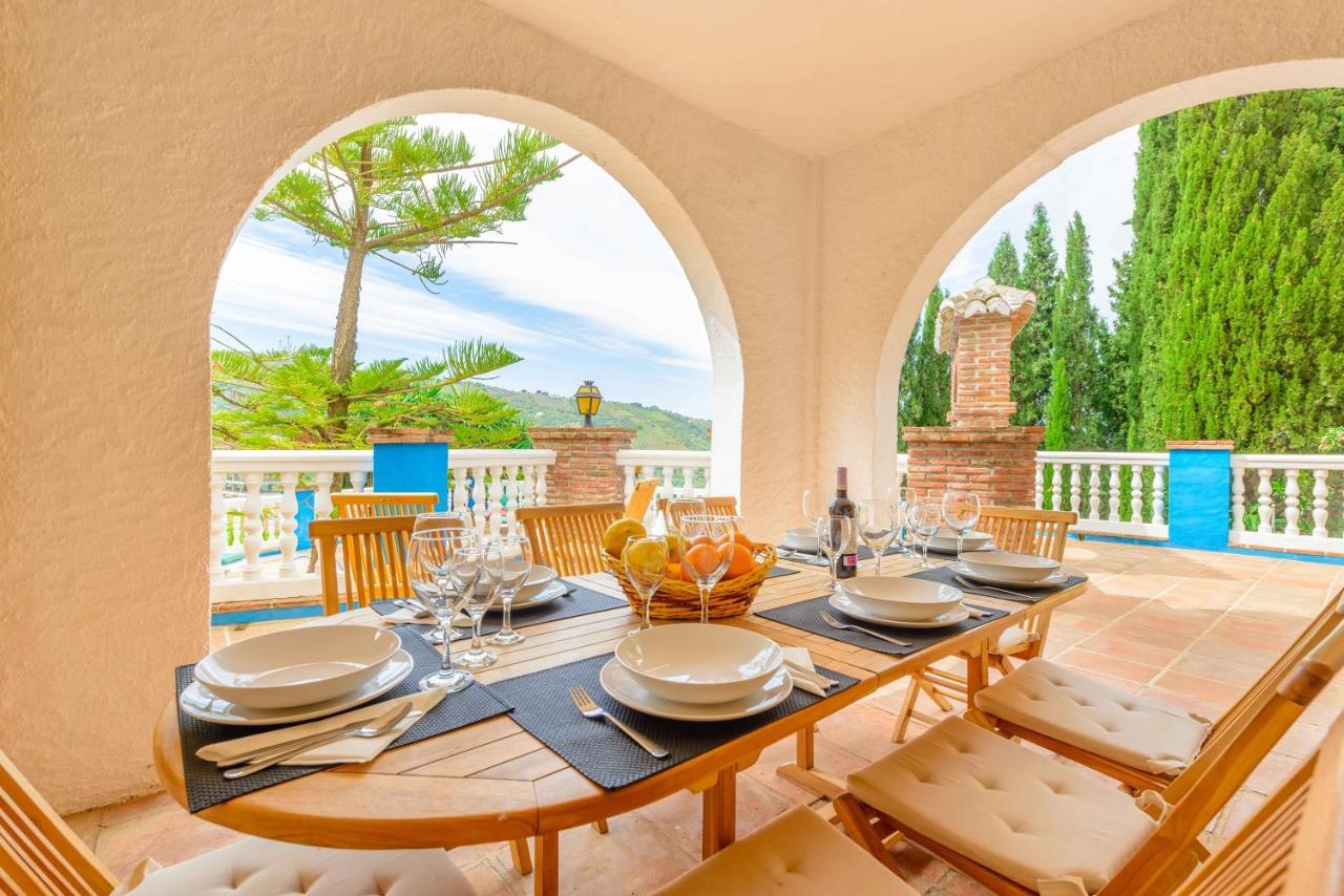 Casa Jardín del Olivar con Piscina privada Alcaucín Exterior foto
