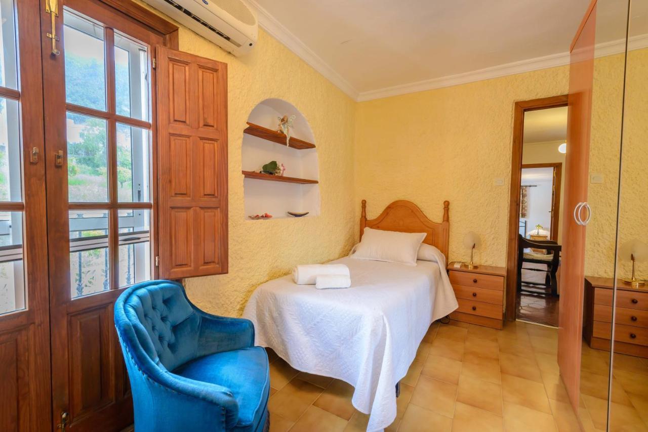 Casa Jardín del Olivar con Piscina privada Alcaucín Exterior foto