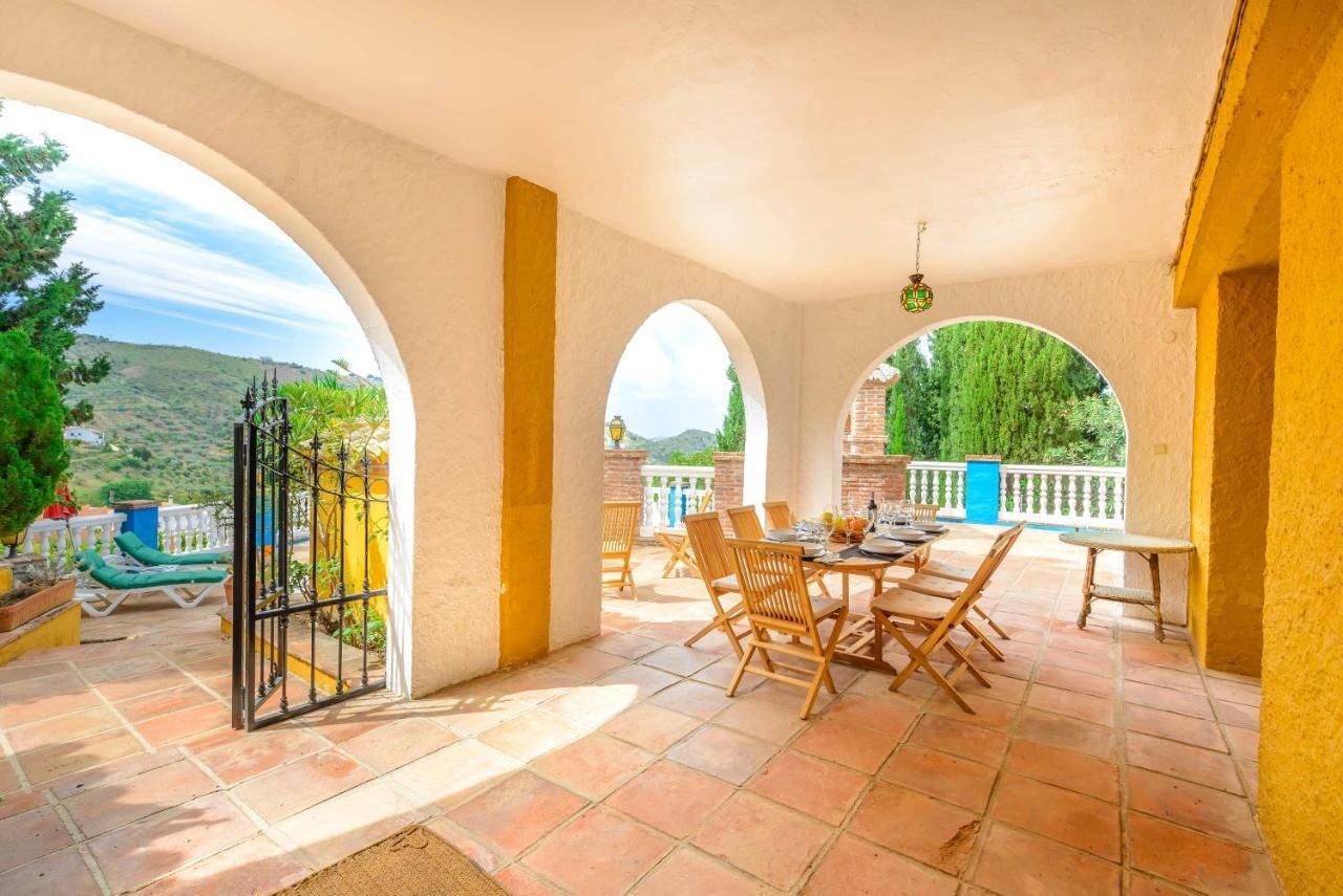 Casa Jardín del Olivar con Piscina privada Alcaucín Exterior foto